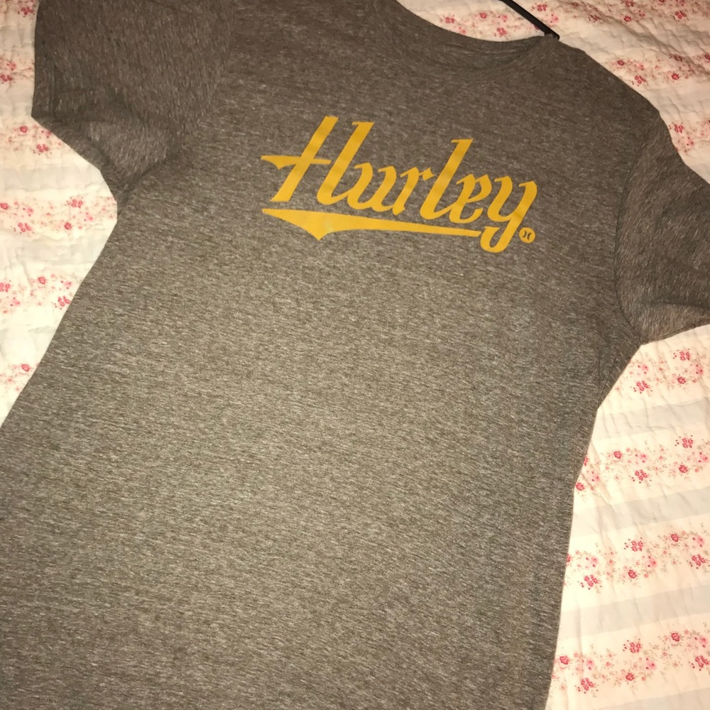 Hurley t shirt